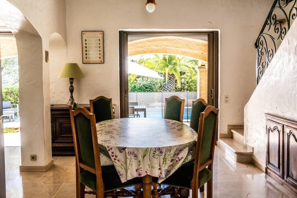 Avec Piscine 8 Personnes * Fréjus