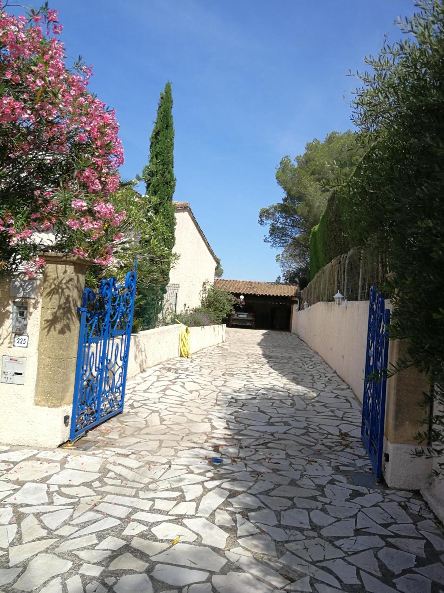 Villa Avec Piscine 8 Personnes *